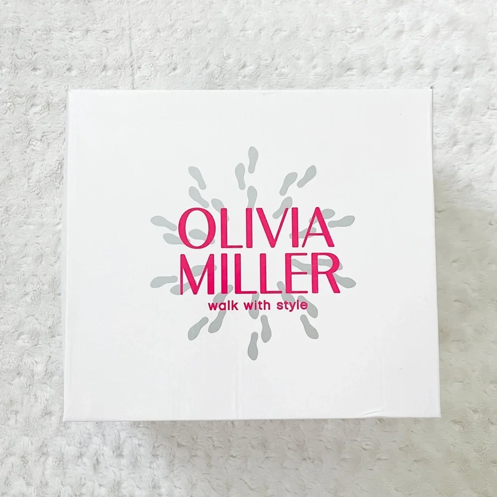 NIB- OLIVIA MILLER Chain Heel Lug Boot - Picture 14 of 16